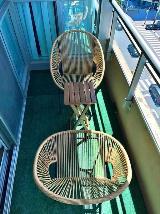 Luxurious Condo In The Center Of Downtown トロント エクステリア 写真