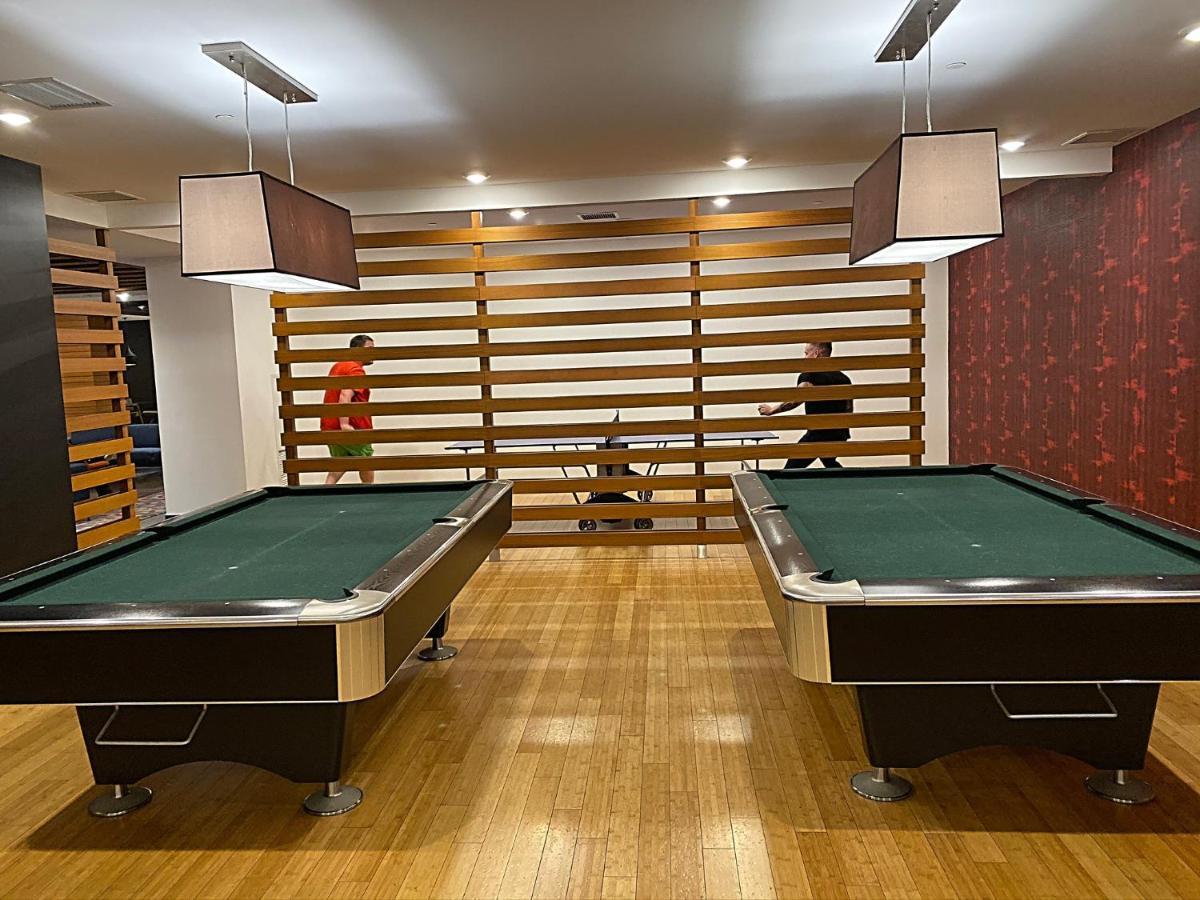Luxurious Condo In The Center Of Downtown トロント エクステリア 写真